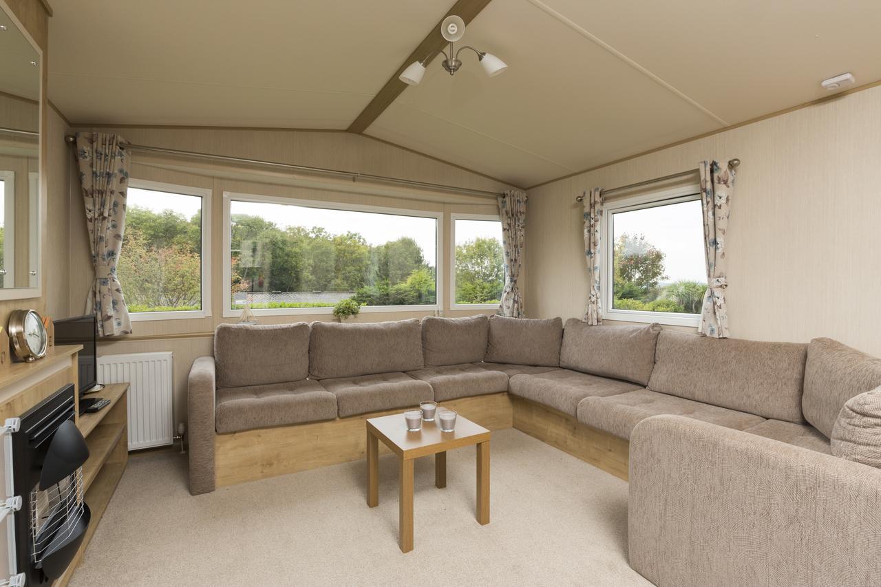 Sandy Balls Holiday Village Fordingbridge Exteriör bild